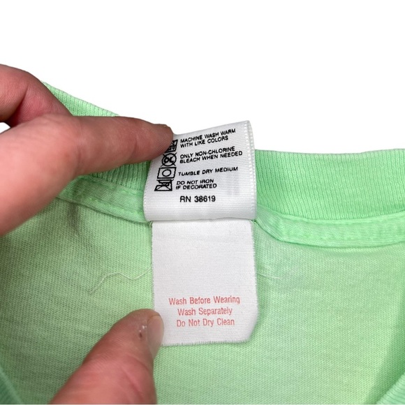 Vintage Single Stitch “Italian’s Are Hot” Shirt - Picture 7 of 10